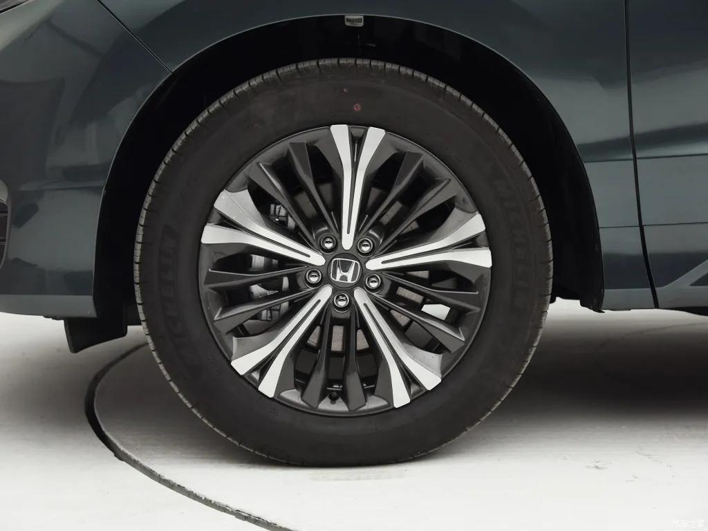 轴距超汉兰达，272马力+国六+四驱，新款本田UR-V更实用