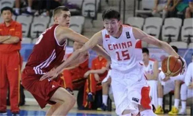 周琦怒砍25分完整视频,周琦狂砍22分全场回放