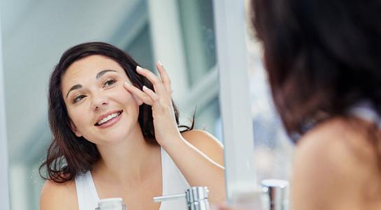 皮肤去角质层用什么方法,没有去角质产品怎么给皮肤去角质