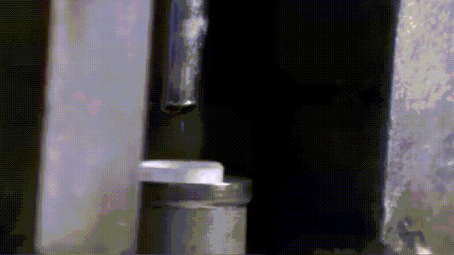 干电池由什么材料做成,电池聚能环优缺点