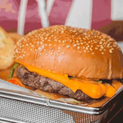 今天扒叔要说一位男星的料哦。