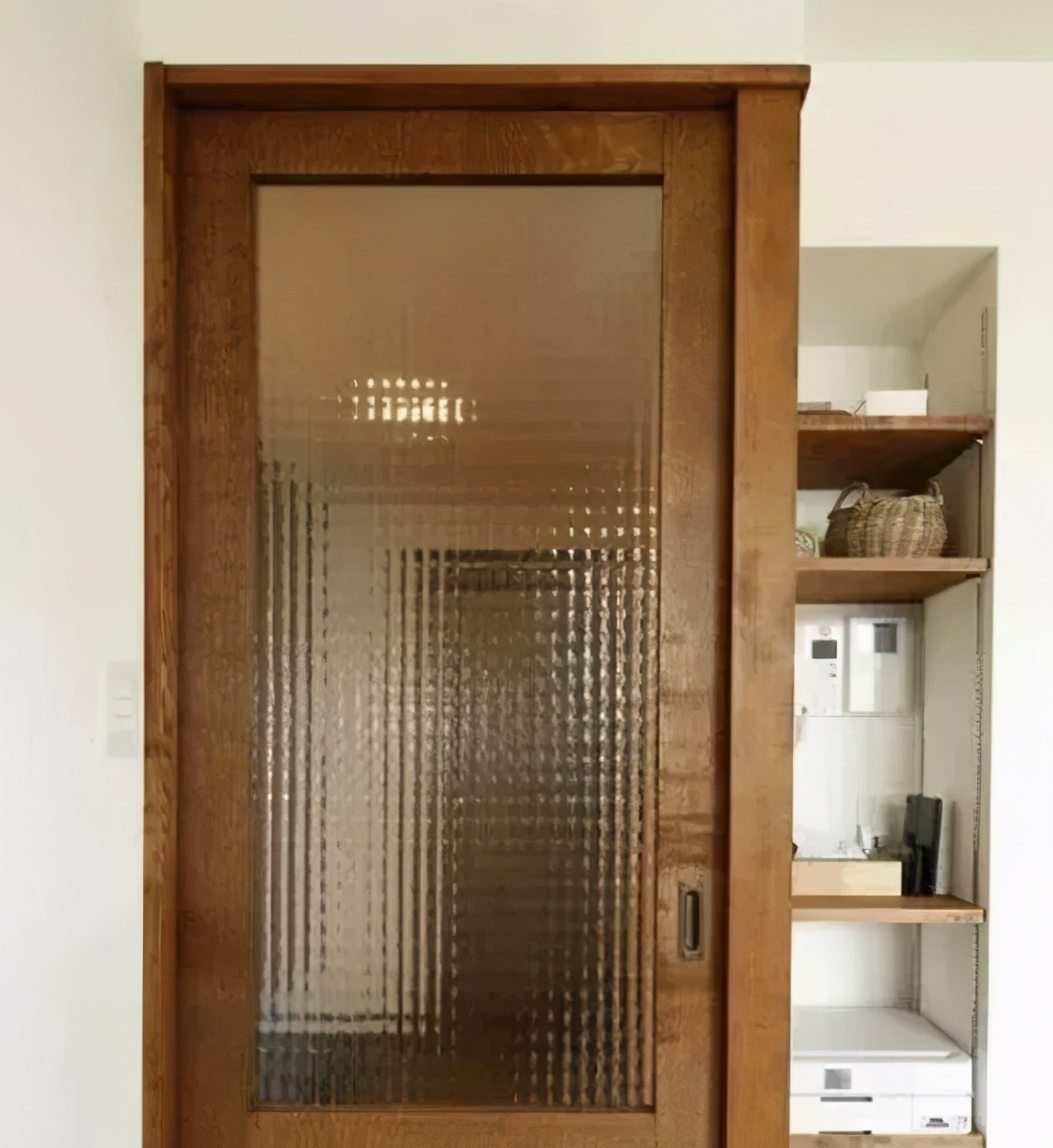 玻璃隔断让空间更通透,玻璃隔断带你感受不一样的朦胧美