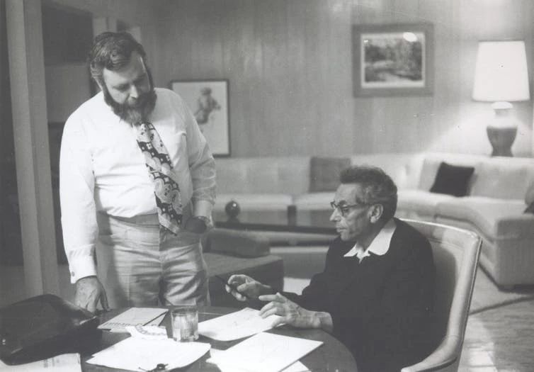 沦为连鞋带都不会绑的巨婴，只是因为对数学纯粹的热爱