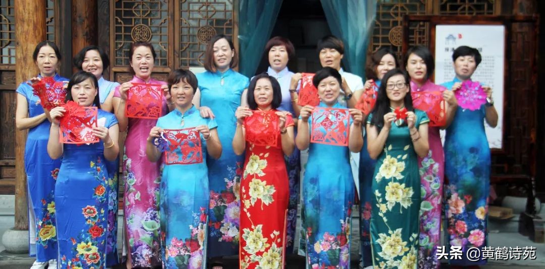 上联:百年存贮美,下联?「黄鹤诗苑」“旗袍”九青律诗同题48首