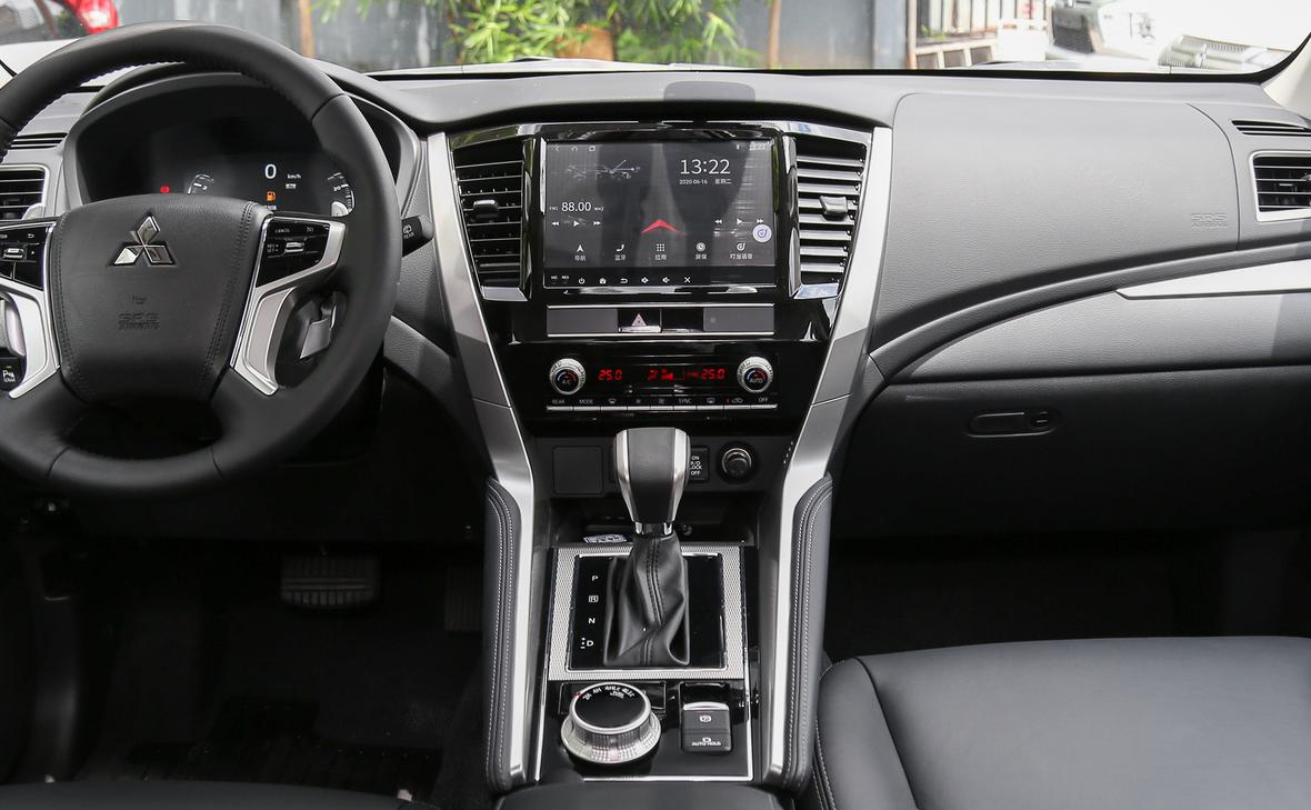 进口2022三菱帕杰罗劲畅四驱越野,三菱帕杰罗劲畅13万左右