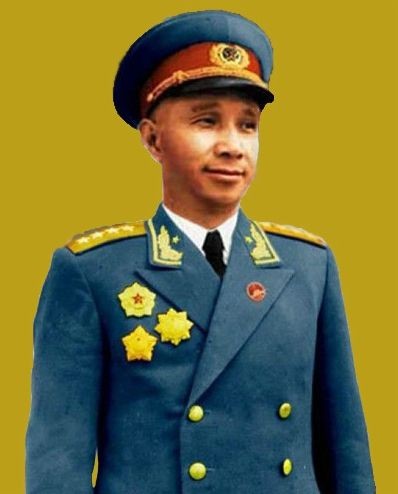 粟裕最低谷时有多“难”？被政委骂娘，差点被苏联留学生害死