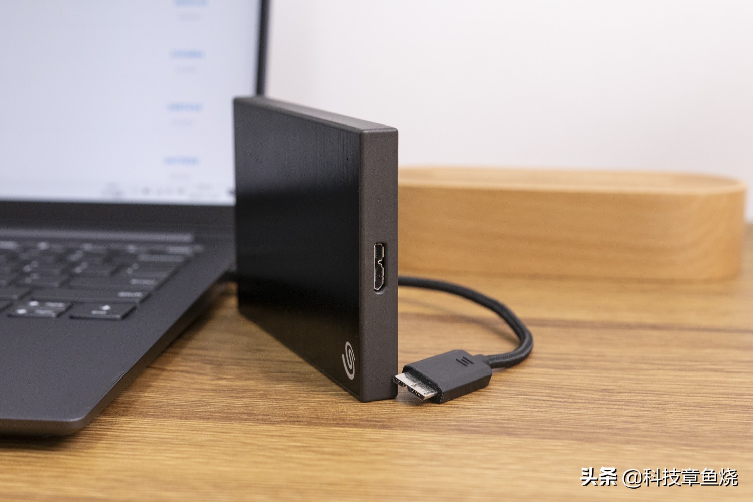 简单实用的移动硬盘,用起来最简单的移动硬盘