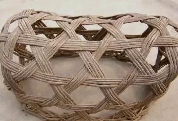 原创散文:鄂西乡村,山路崎岖,人们练就了一身背的功夫