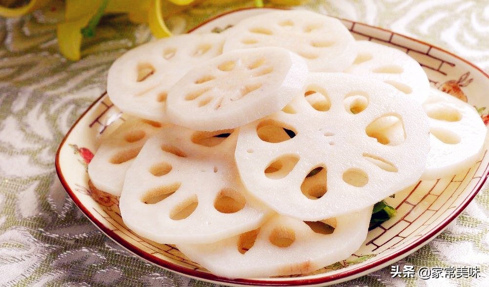 清炒莲藕片用先焯水吗,清炒藕发黑