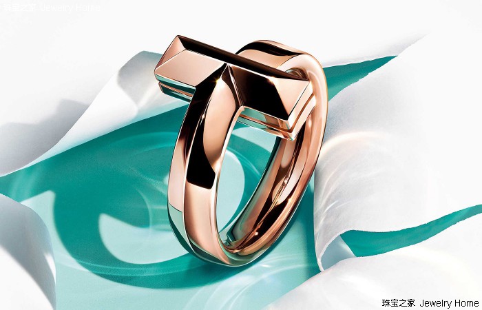 那些戴珠宝的女人最后都怎么样了,那些戴假发的女生