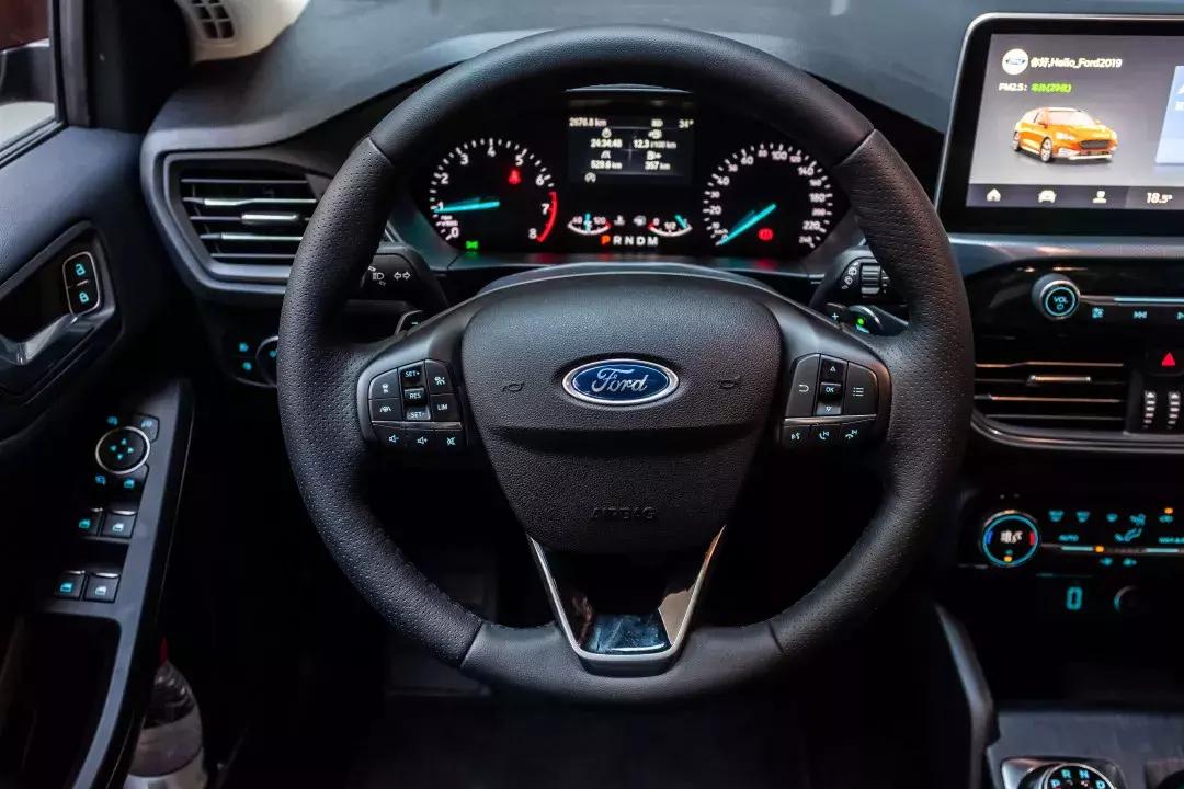 试驾福克斯rs越野,试驾测评福特福克斯最新款