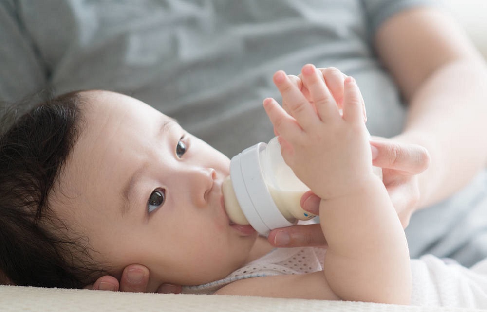 宝宝依赖奶睡,宝宝依赖妈妈喂奶怎么解决