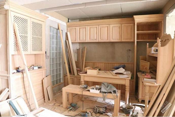 木工打家具是先做柜子还是先刷漆,自己给家具刷漆靠谱么