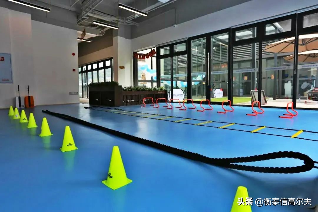 1100m²!绿地与保利双强联袂,打造室内高尔夫航空母舰