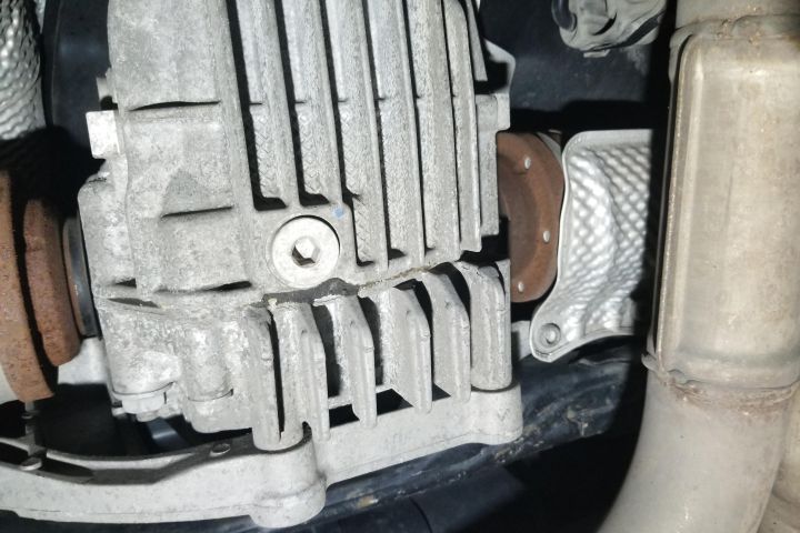 奥迪a82006款a8l6.0w12quattro旗舰型,小排三缸车