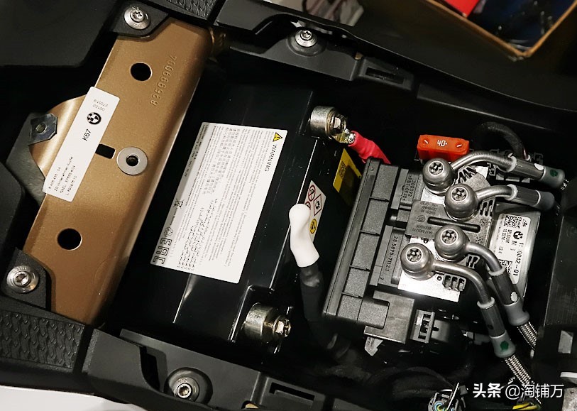 最新款宝马s1000rr沉浸式体验,宝马s1000rr新款跟老款选择