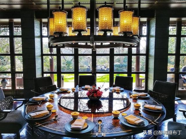 钱包渐瘦人不悔:这家一座难求的杭帮菜,每口都是纸醉金迷的味道