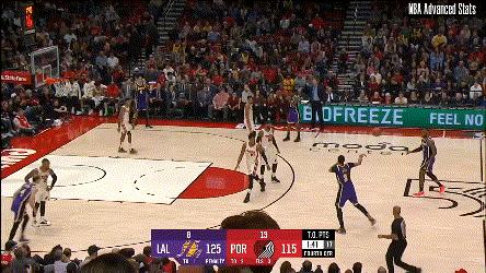 詹姆斯的传球意识到底有多强,35岁詹姆斯抢断湖人