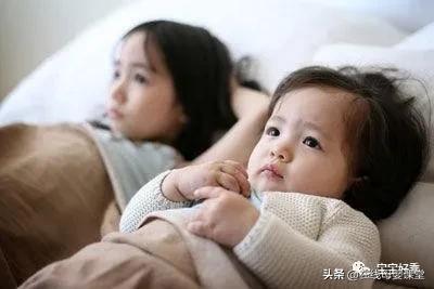 小孩睡觉怎么盖被子不容易感冒,孩子睡觉热怎么盖被子