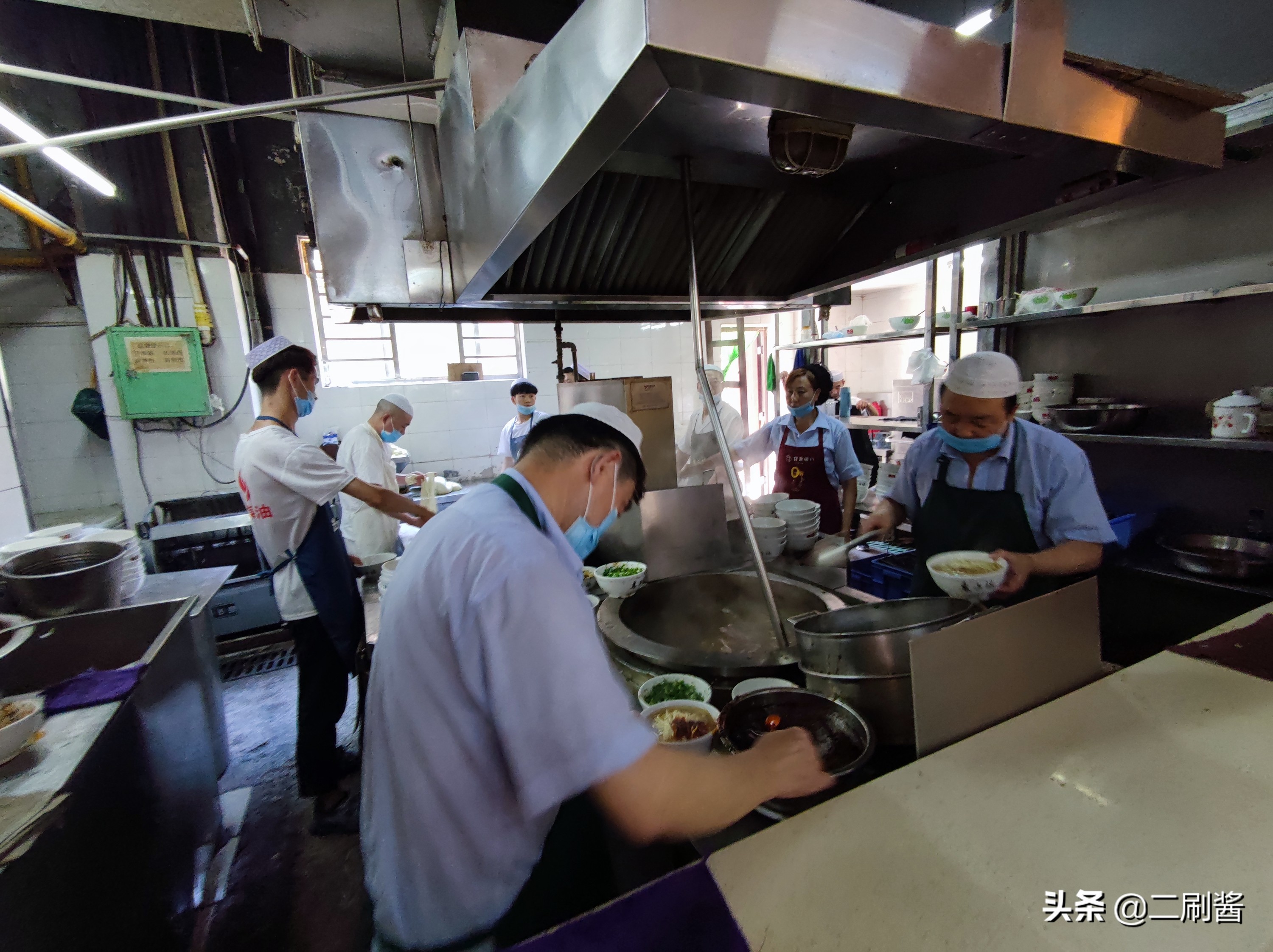 兰州旅游打卡第一站中山桥,去兰州旅游必吃的美食