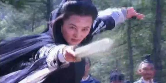 19年倚天屠龙记里的倚天剑,看倚天屠龙记片段