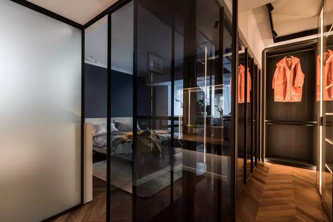 服装设计师的180㎡低调奢华家,超美衣帽间顶一个小户型