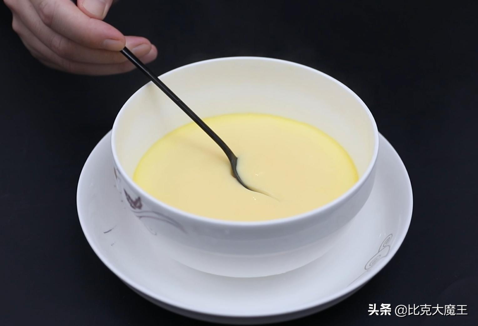 不一样的水蒸蛋细嫩爽滑老少皆宜,鲜嫩爽滑的水蒸蛋做法是什么呢