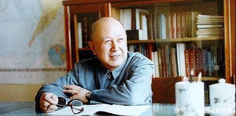 钱学森回到国内，主席问他有何特长，钱老的回答让人尊敬！