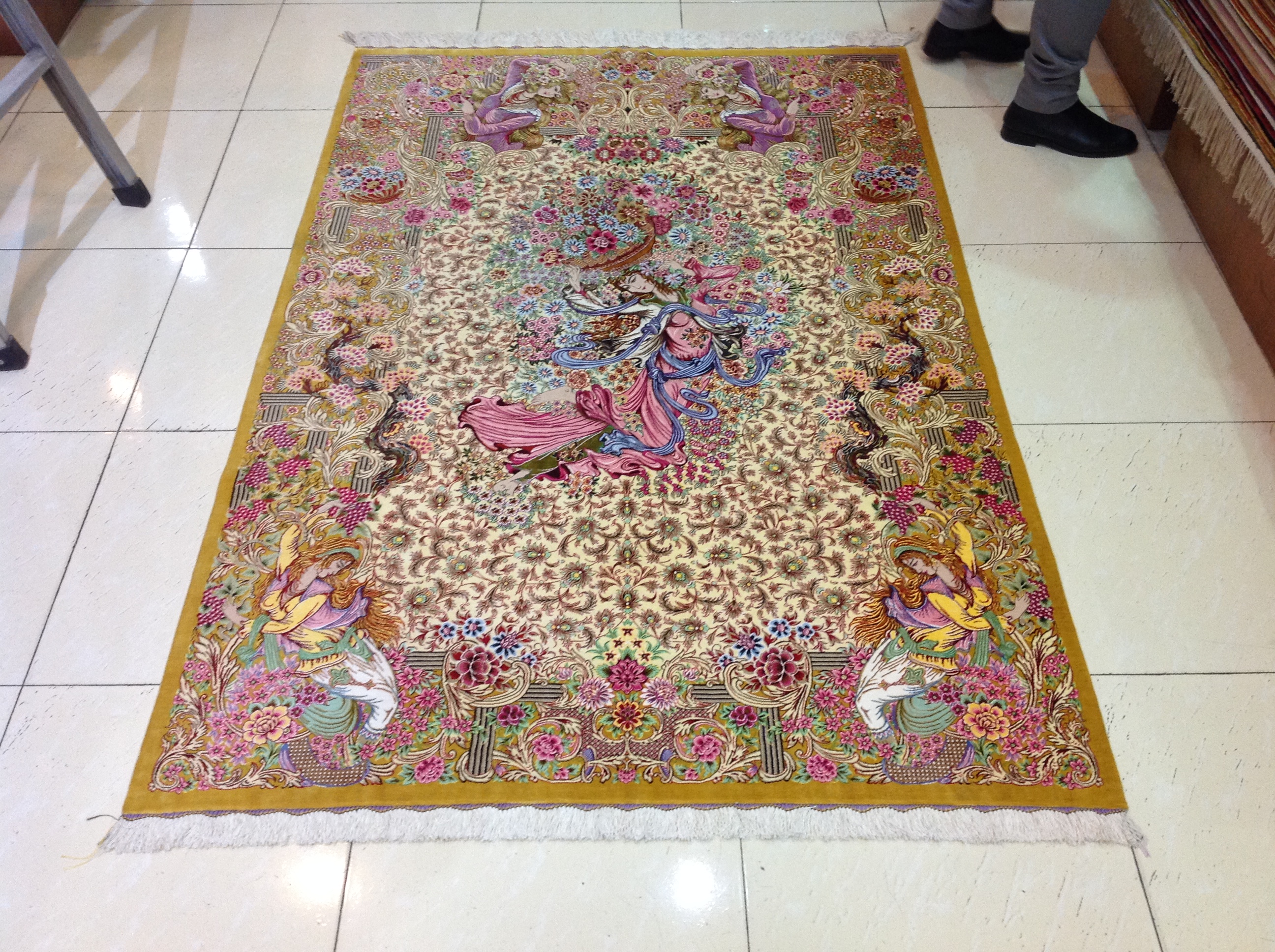 价值比黄金的手工波斯地毯