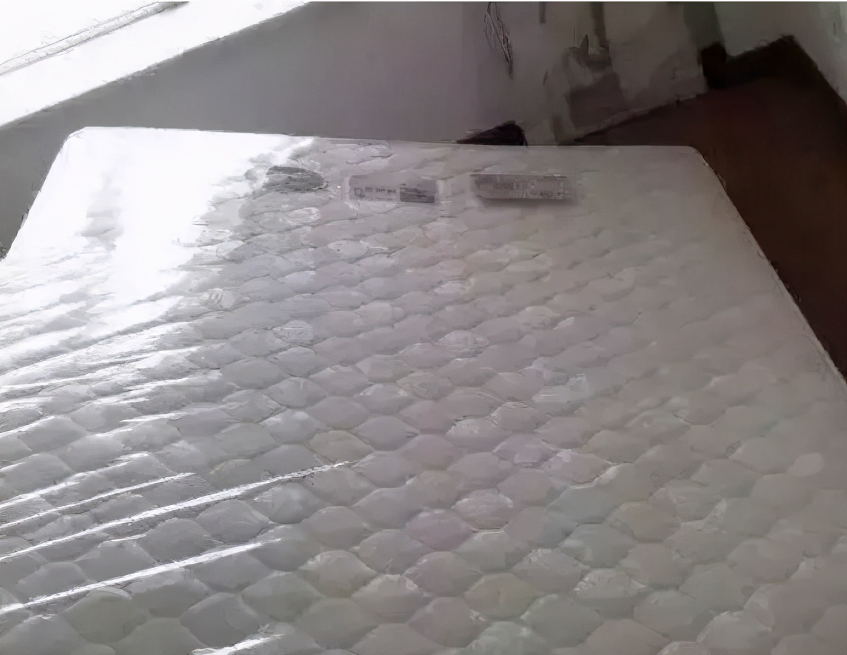 夏季清理床垫的三个步骤,春节打扫床垫