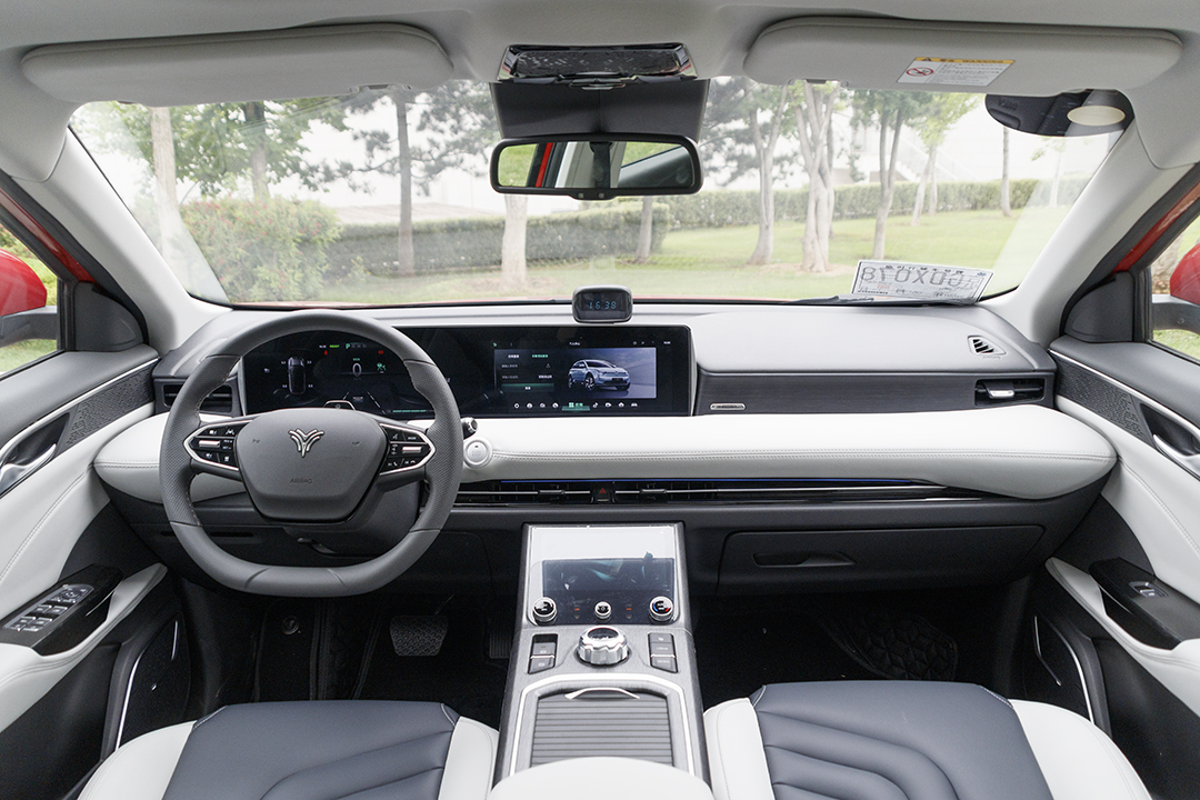 哪吒u新能源汽车推荐2021驾驭版,透明a柱的车