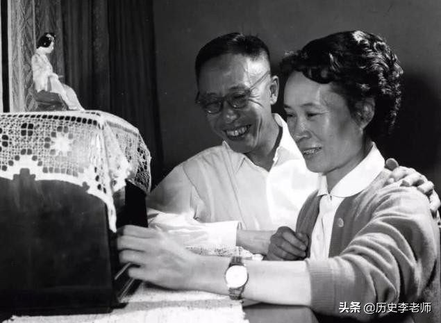 溥仪和李淑贤在游故宫,李淑贤对晚年的溥仪好不好