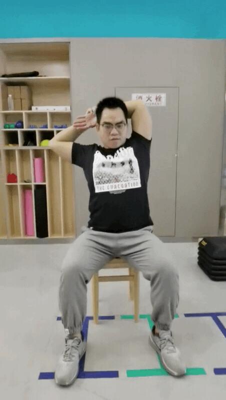 成人肋骨外翻危害,为什么会肋骨外翻出大包