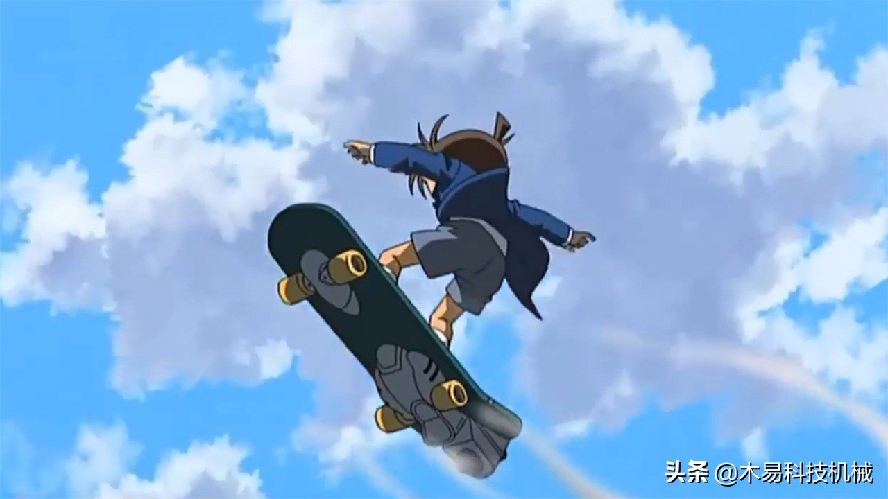 外国小哥滑板,老外履带滑板车