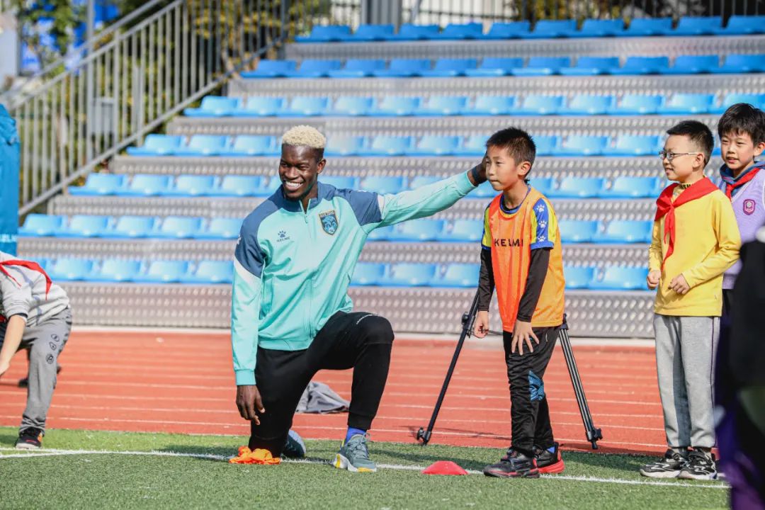 共建活动|支云狼兵走进南通紫琅一小，共度冲甲三周年纪念日