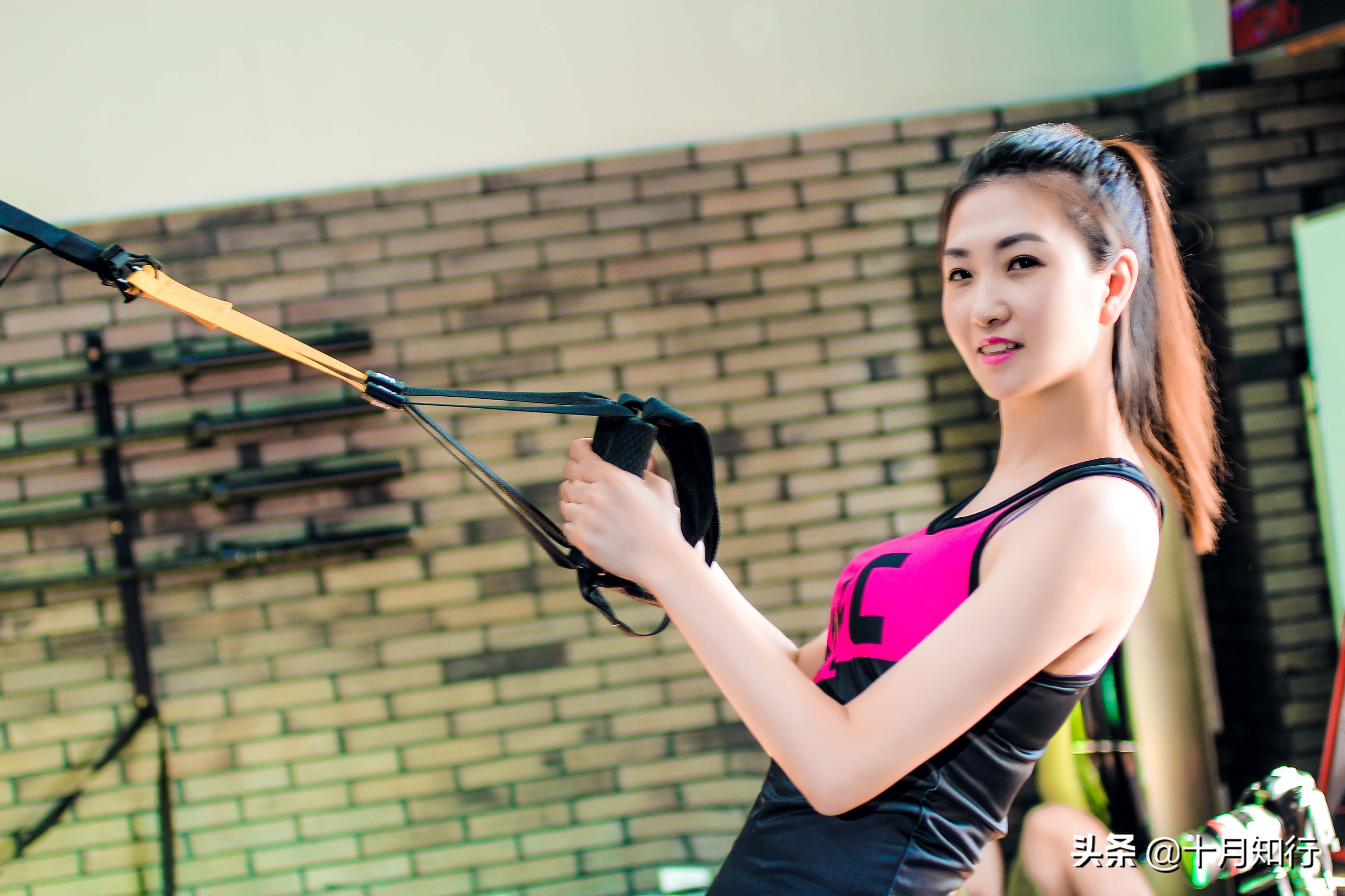 手臂拜拜肉松弛怎么塑形,大手臂粗怎么减拜拜肉