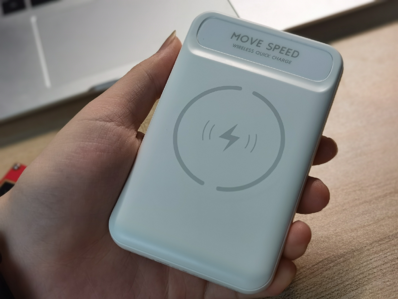 磁吸充电宝实测无线充最新款,无线磁吸快充充电宝测评