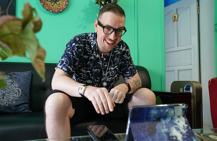 加拿大外教评价疫情,疫情最新报道外交