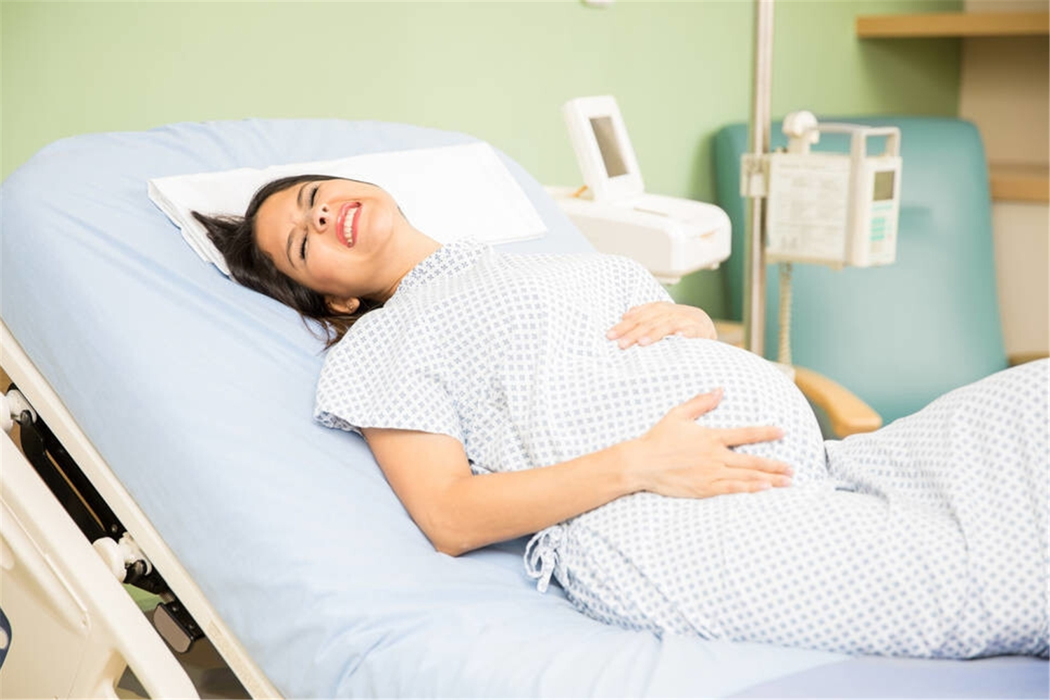 顺产三个产程,每阶段产妇要做什么?配合得好能少受罪、快生娃