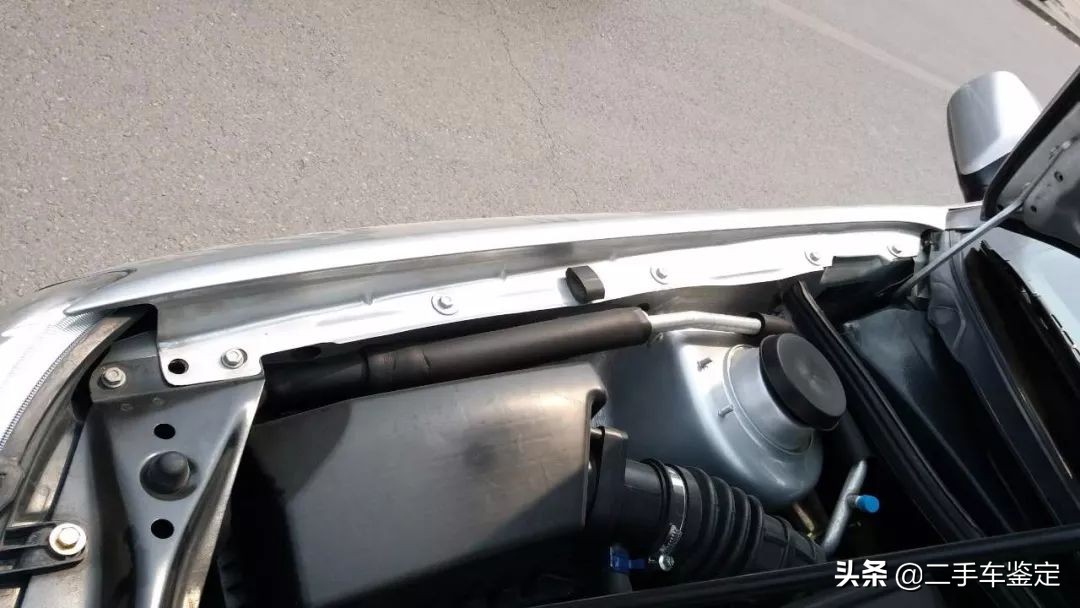 前翼子板怎么才能达到换的标准,更换前翼子板和换车门哪个影响大