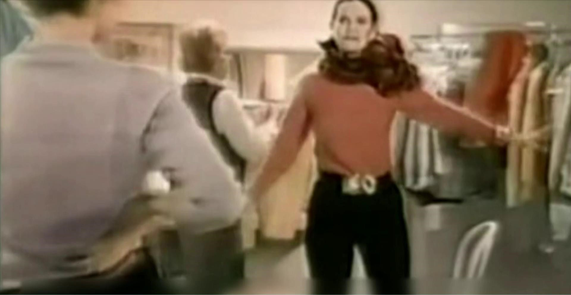 美国末代名媛曲折而闪耀的人生路