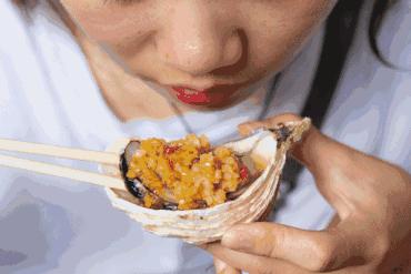 大蒜不能整个吃吗,大蒜吃多了对肠胃有何影响