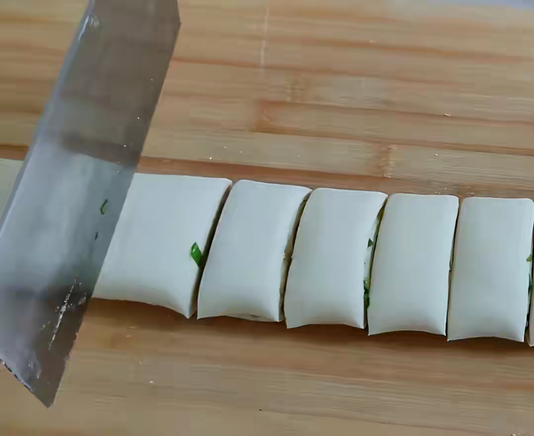 做花卷没有酵母粉使用碱可不可以,酵母粉蒸花卷需要注意什么