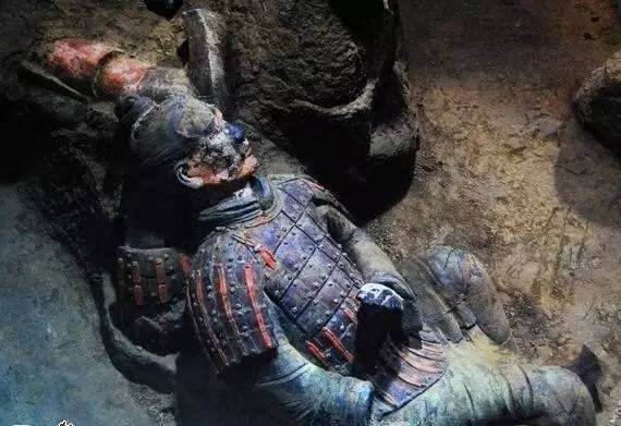 历经千年还原兵马俑本来的颜色,秦兵马俑原来的颜色是什么