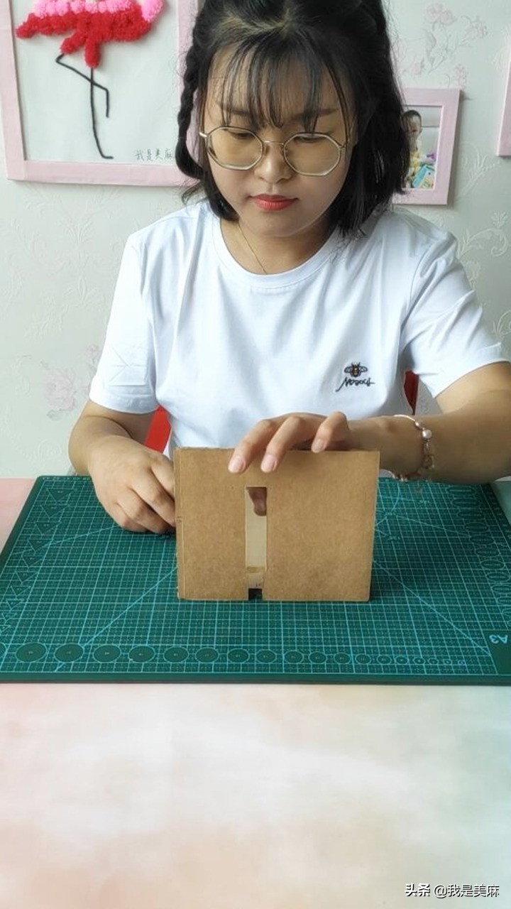 用废纸箱diy密码存钱罐，存钱方式很好玩，宝宝非常喜欢