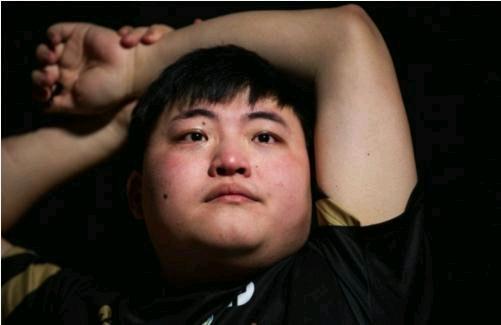 uzi评论薇恩冠军,uzi薇恩臻彩皮肤