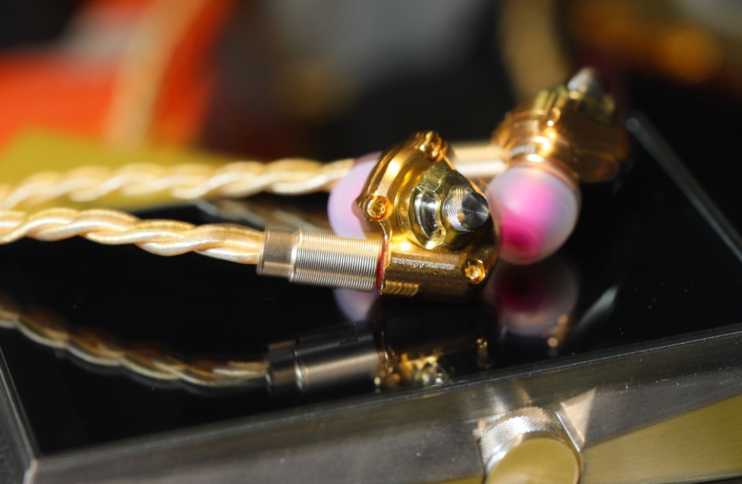 焕开箱丨冷门动圈日本AcoustuneHS1655CU1695Ti耳机两连开