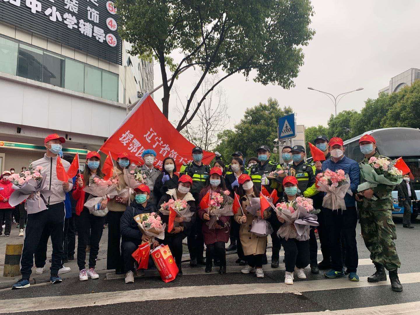 武汉交警最高礼仪护送视频,武汉铁骑开道最高礼遇