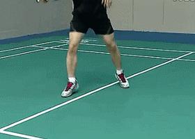 打羽毛球步伐不干净,打羽毛球跑不快