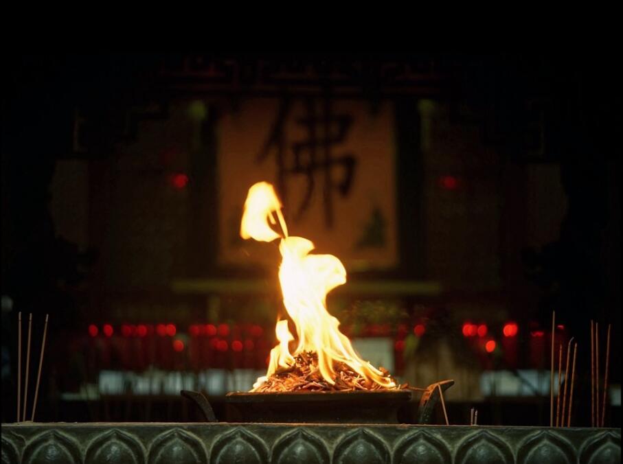 烧香拜佛许愿怎么参拜,烧香拜佛一定要心诚则灵